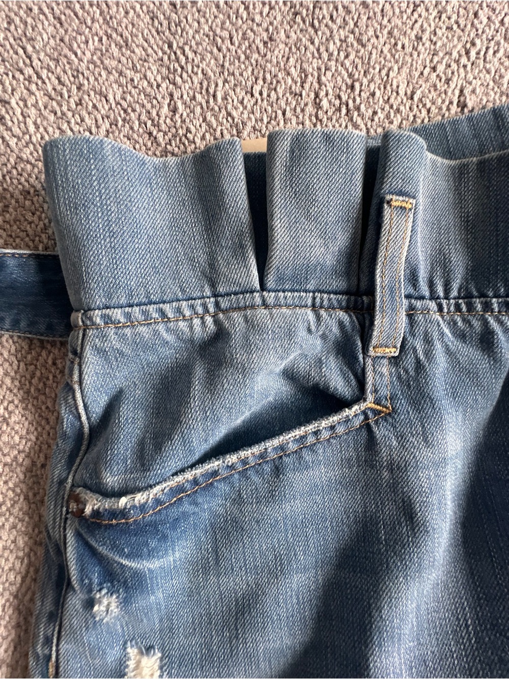 Alice + Olivia Paperbag Denim Shorts High Waist Belted
Distressed Sz 32 NWT - Picture 13 of 16